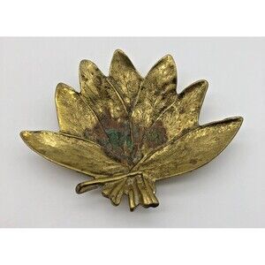 VINTAGE Virginia Metalcrafters Brass Leaf Trinket Dish 3-49 CR 1950 5.5 in